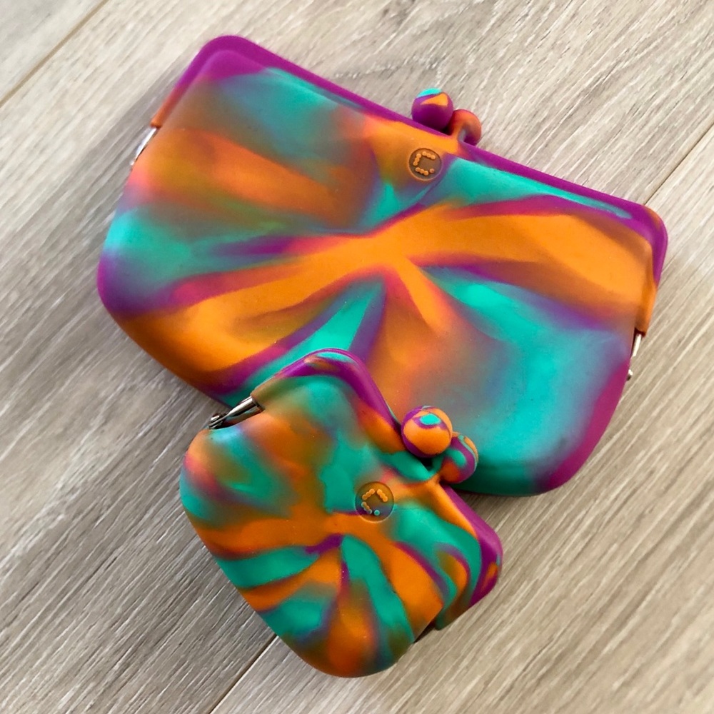 Tie Dye Candy Kiss Lock Cosmetics Clutch/Bag Set